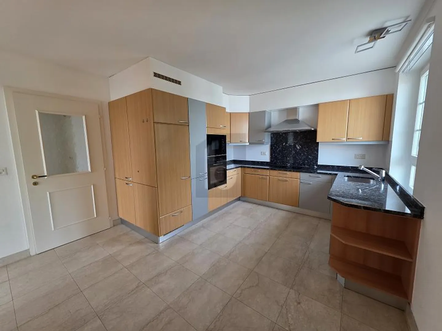 IMMEUBLE RÉSIDENTIEL AVEC PARCELLE CONSTRUCTIBLE - Foto 4 di 6