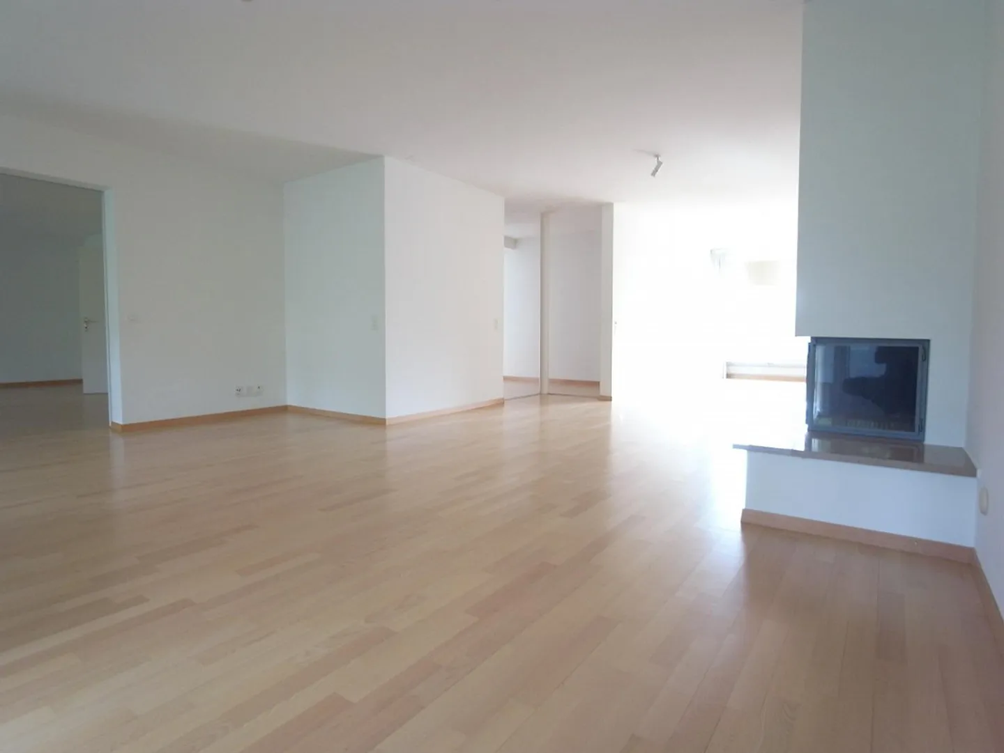 Appartamento attico di 6,0 stanze a Binningen - Foto 2 di 12