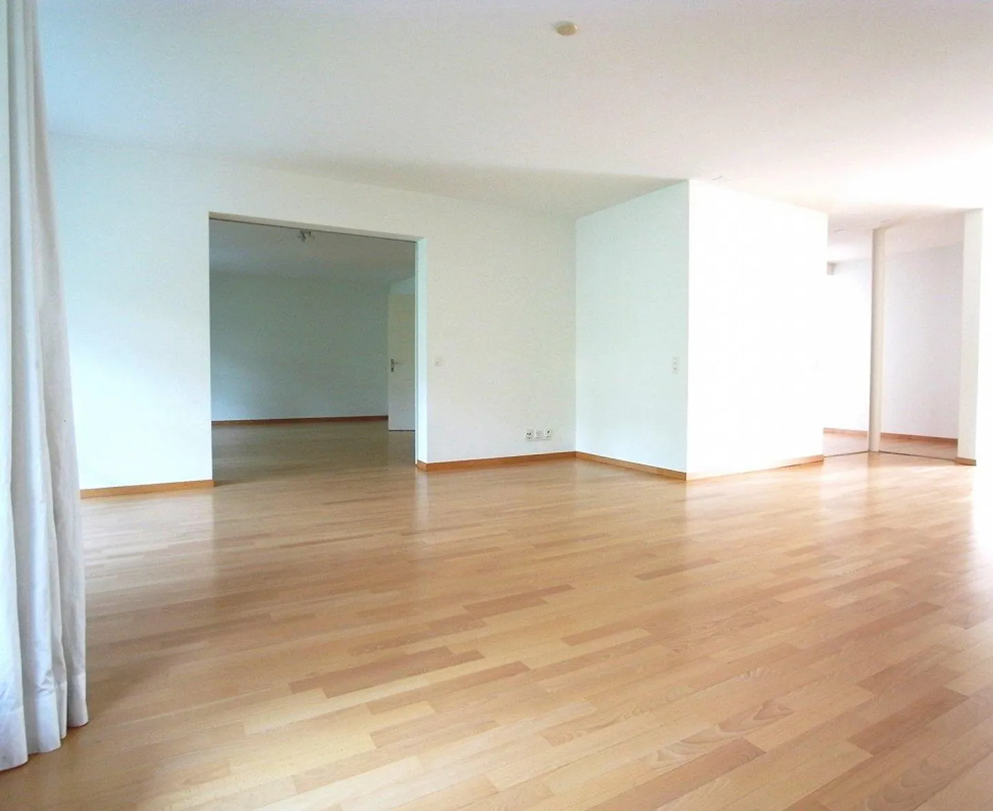 Appartamento attico di 6,0 stanze a Binningen - Foto 3 di 12