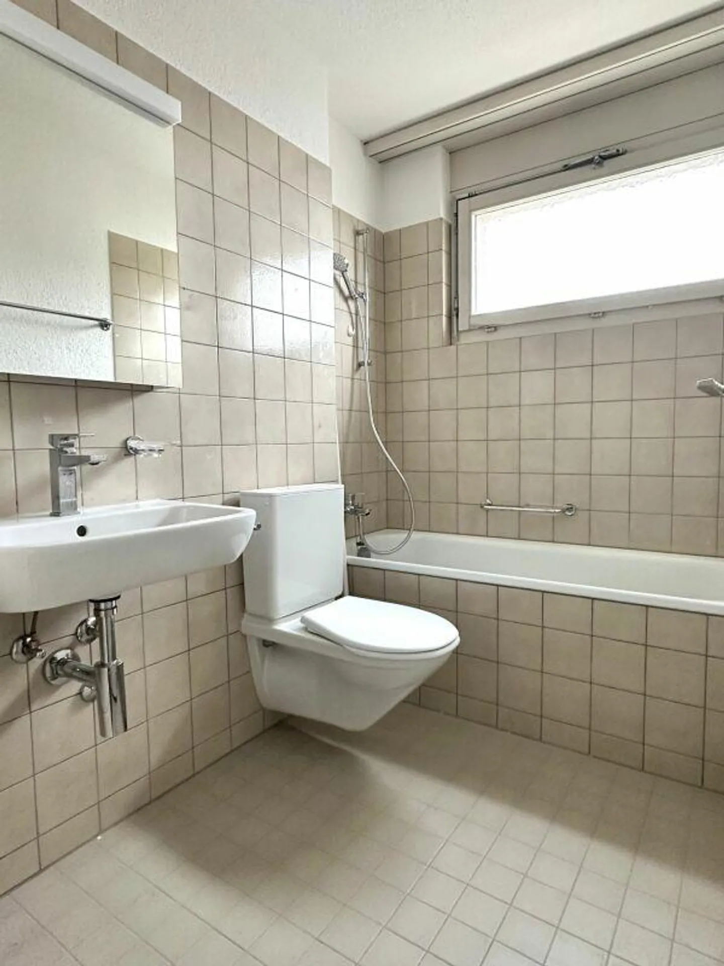 Geräumige 3 1/2 Zimmer-Wohnung an ruhiger Lage - Foto 8 von 9