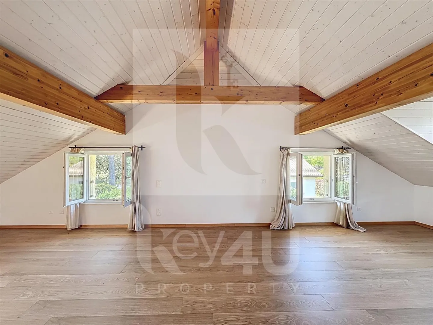 8-room house - Photo 9 of 10