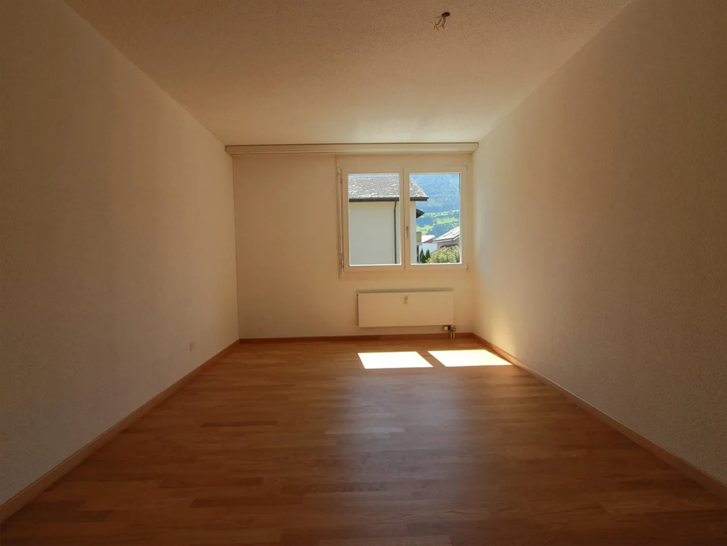 Teilsanierte 3.5-Zimmerwohnung an ruhiger Lage in Goldau - Foto 6 von 6