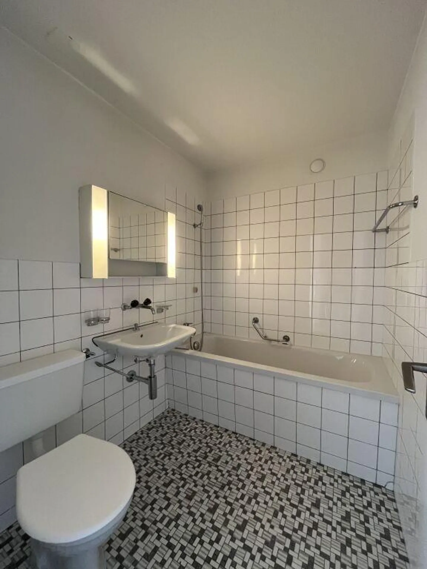 Preiswerte Wohnung mit Balkon - Foto 4 von 8
