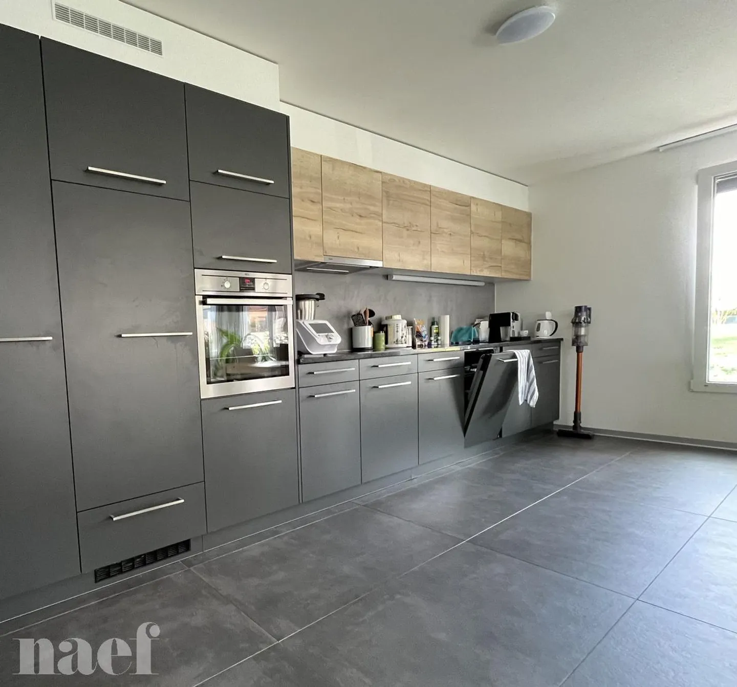 3.5 Room Apartment - Photo 2 of 6