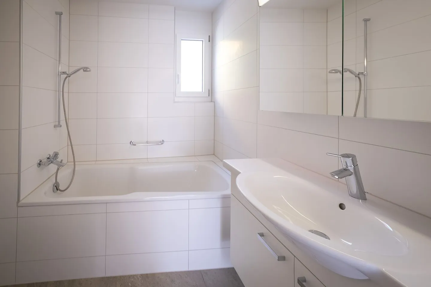 Appartamento moderno 3.5 locali 1° piano Ovest - Foto 8 di 10