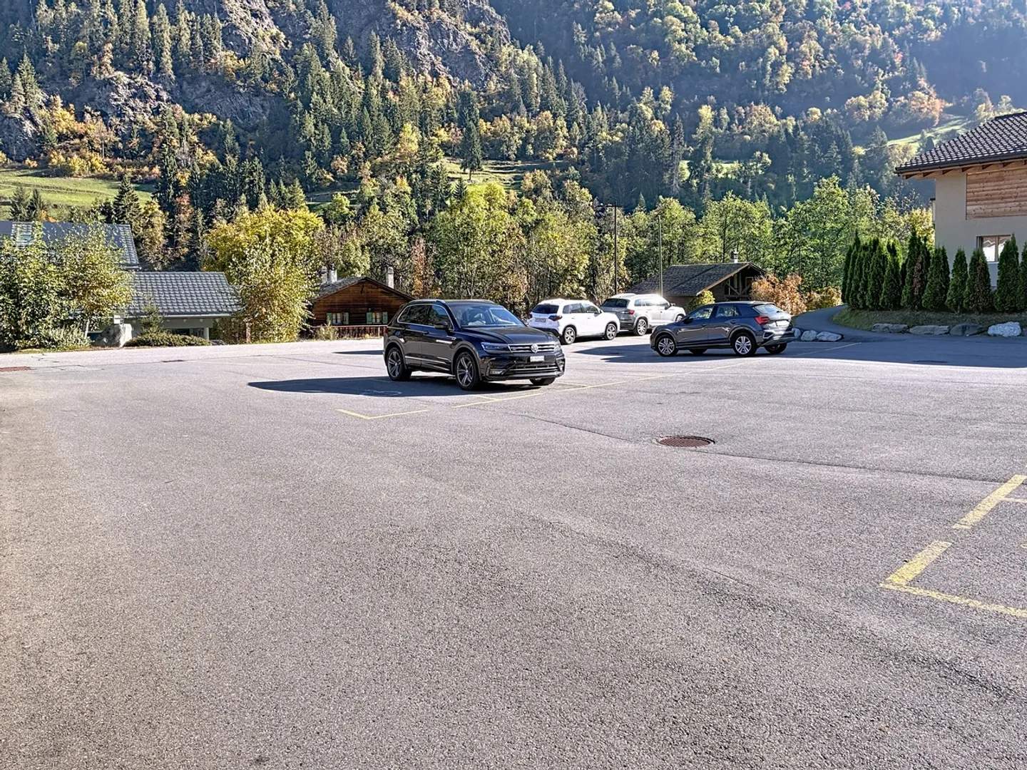 Outdoor parking space for rent - Photo 5 of 6