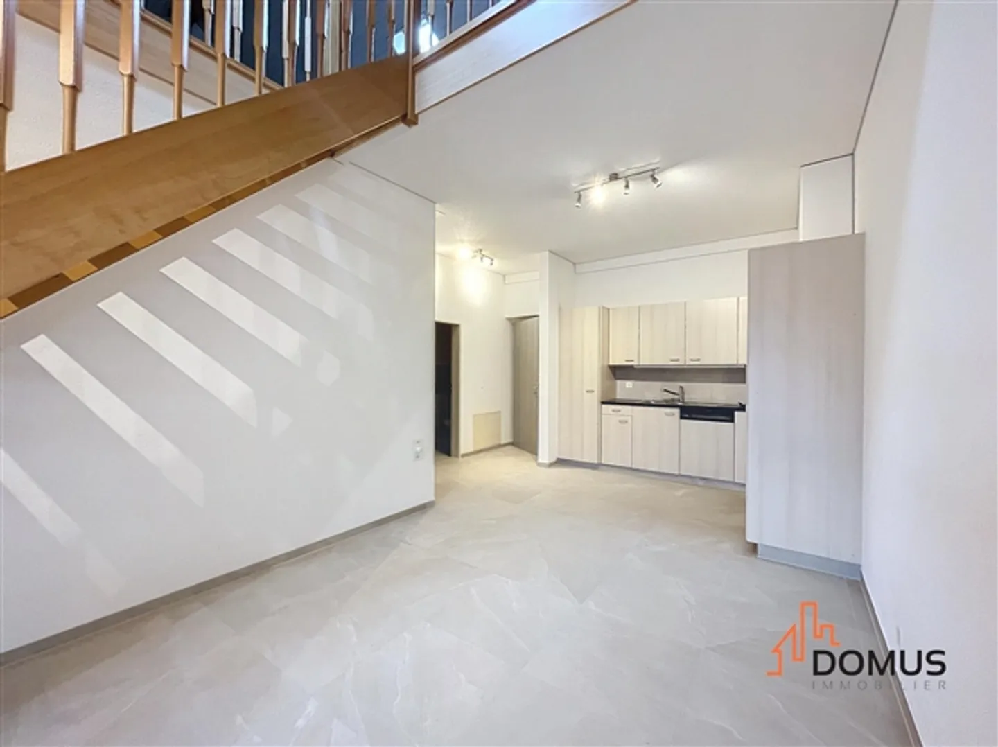 «Helle und komplett renovierte Wohnung» - Foto 2 von 6