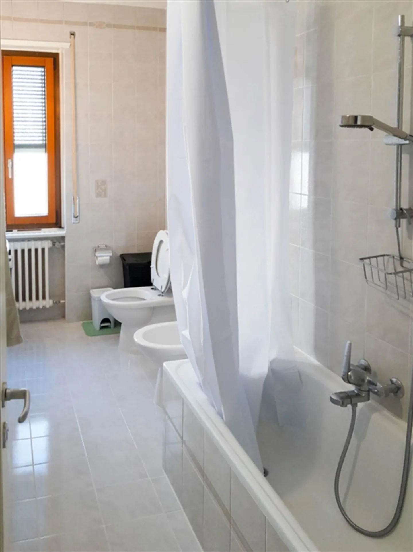 GRANDE APPARTEMENT DANS LE SECTEUR UNIVERSITAIRE - Photo 7 sur 8