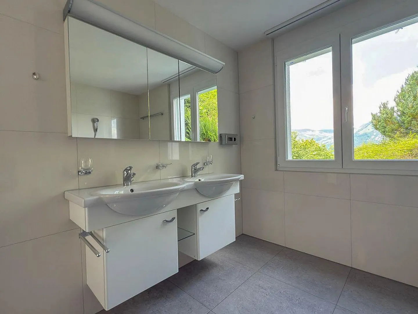 traumhafte 4.5-Zimmerwohnung mit Sicht auf See und Bergpanorama - Foto 15 von 21