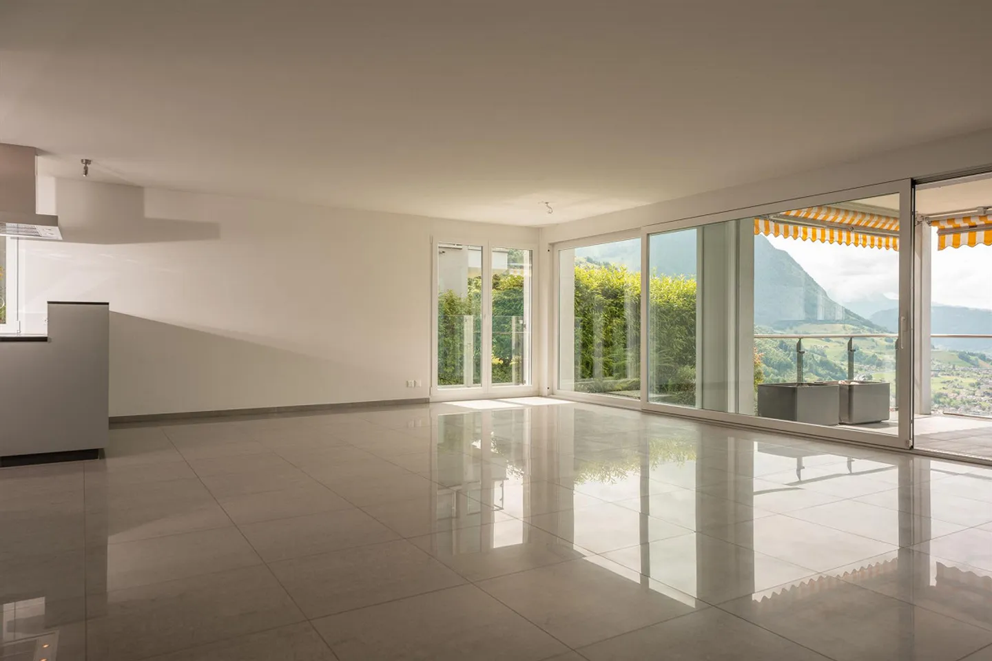 traumhafte 4.5-Zimmerwohnung mit Sicht auf See und Bergpanorama - Foto 8 von 21