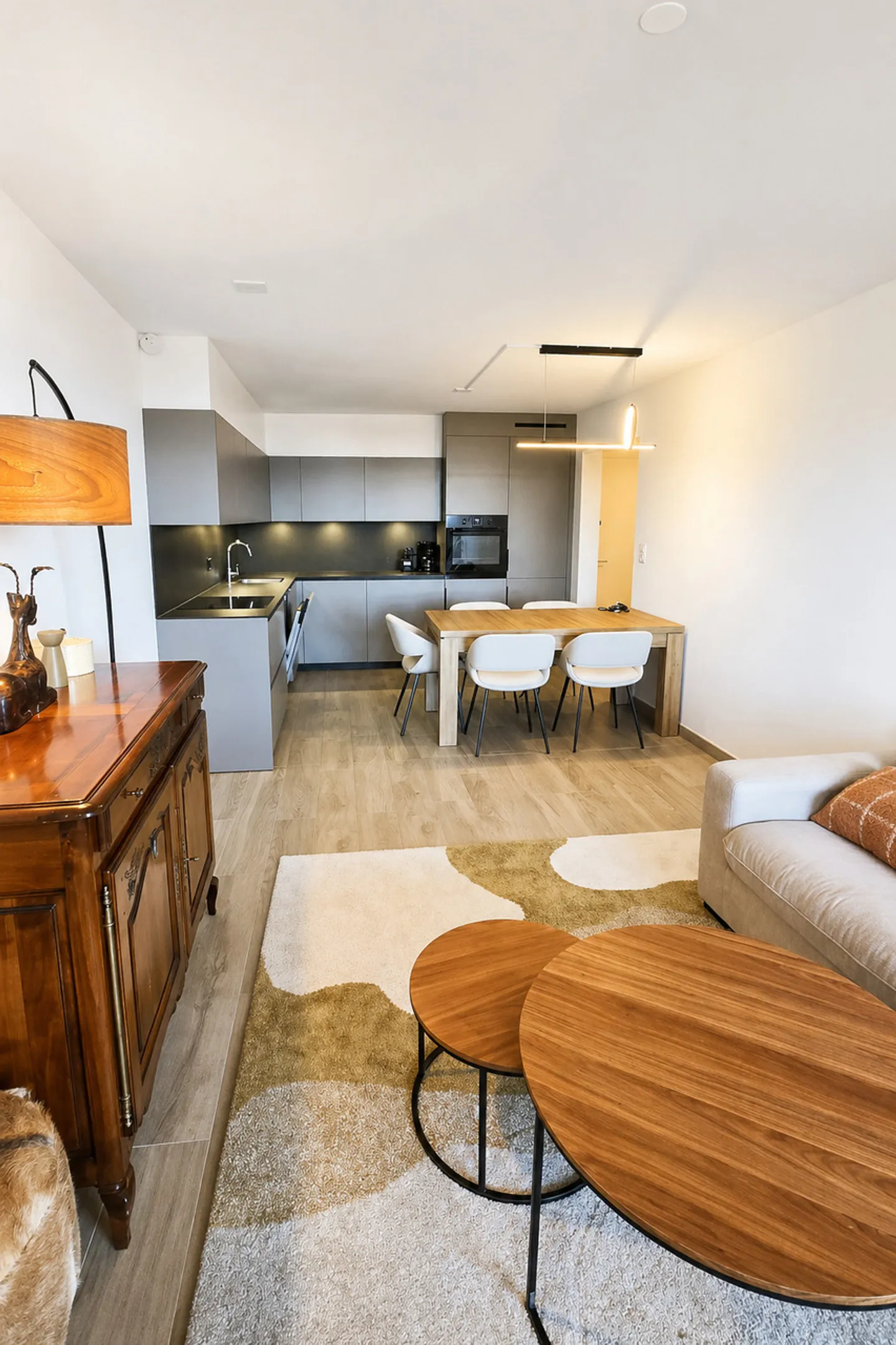 Renovated 2.5 rooms with terrace, swimming pool - Year-round rental - Photo 1 of 11