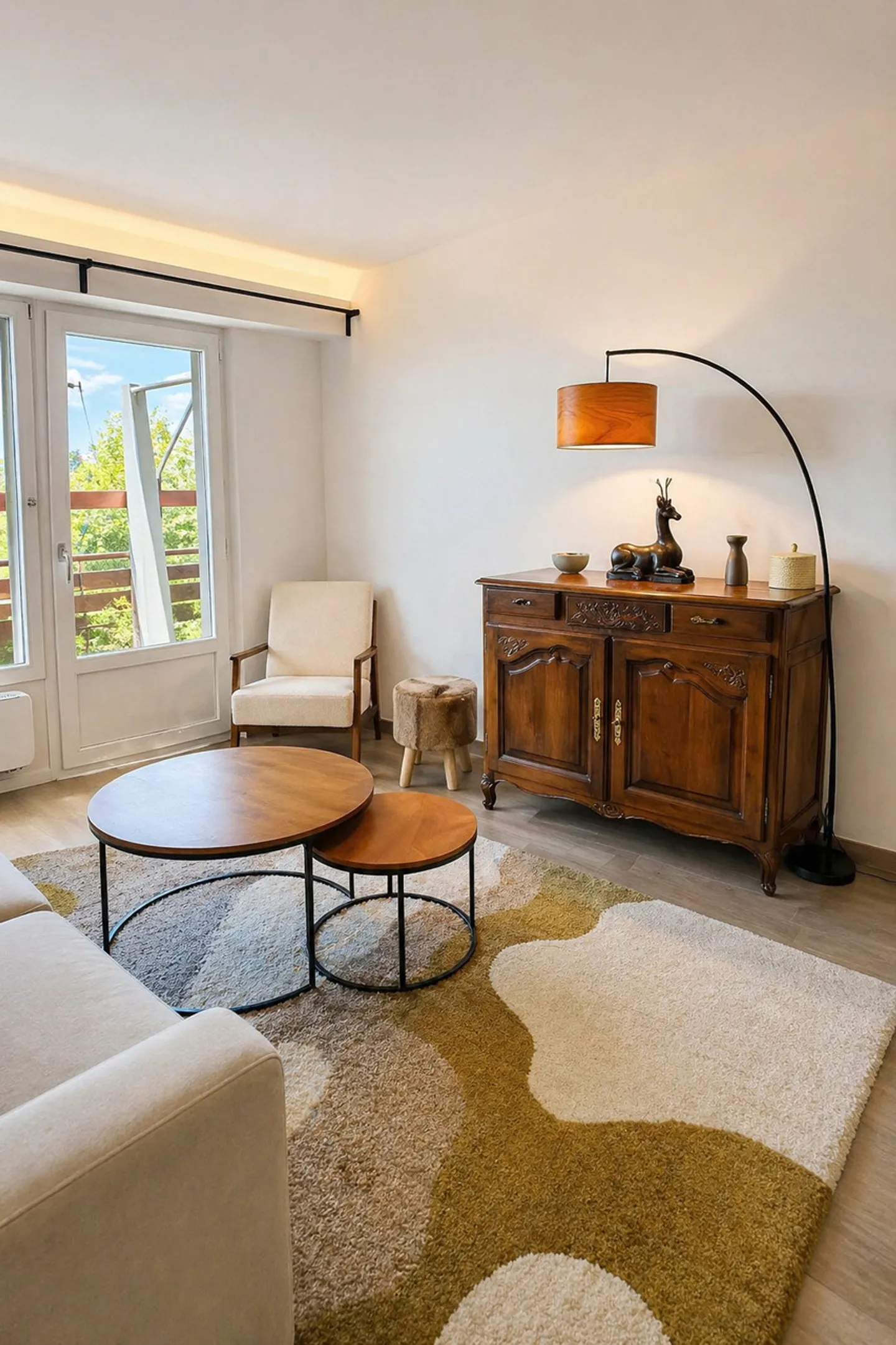 Renovated 2.5 rooms with terrace, swimming pool - Year-round rental - Photo 4 of 11