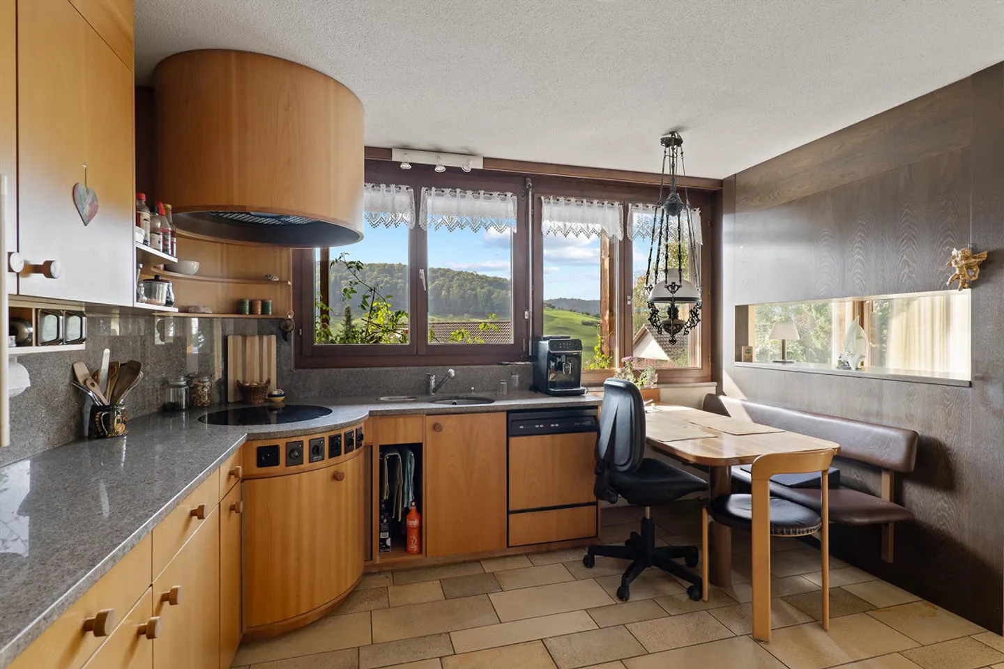 Un rêve devient réalité : maison individuelle avec piscine et jardin - Photo 5 sur 5