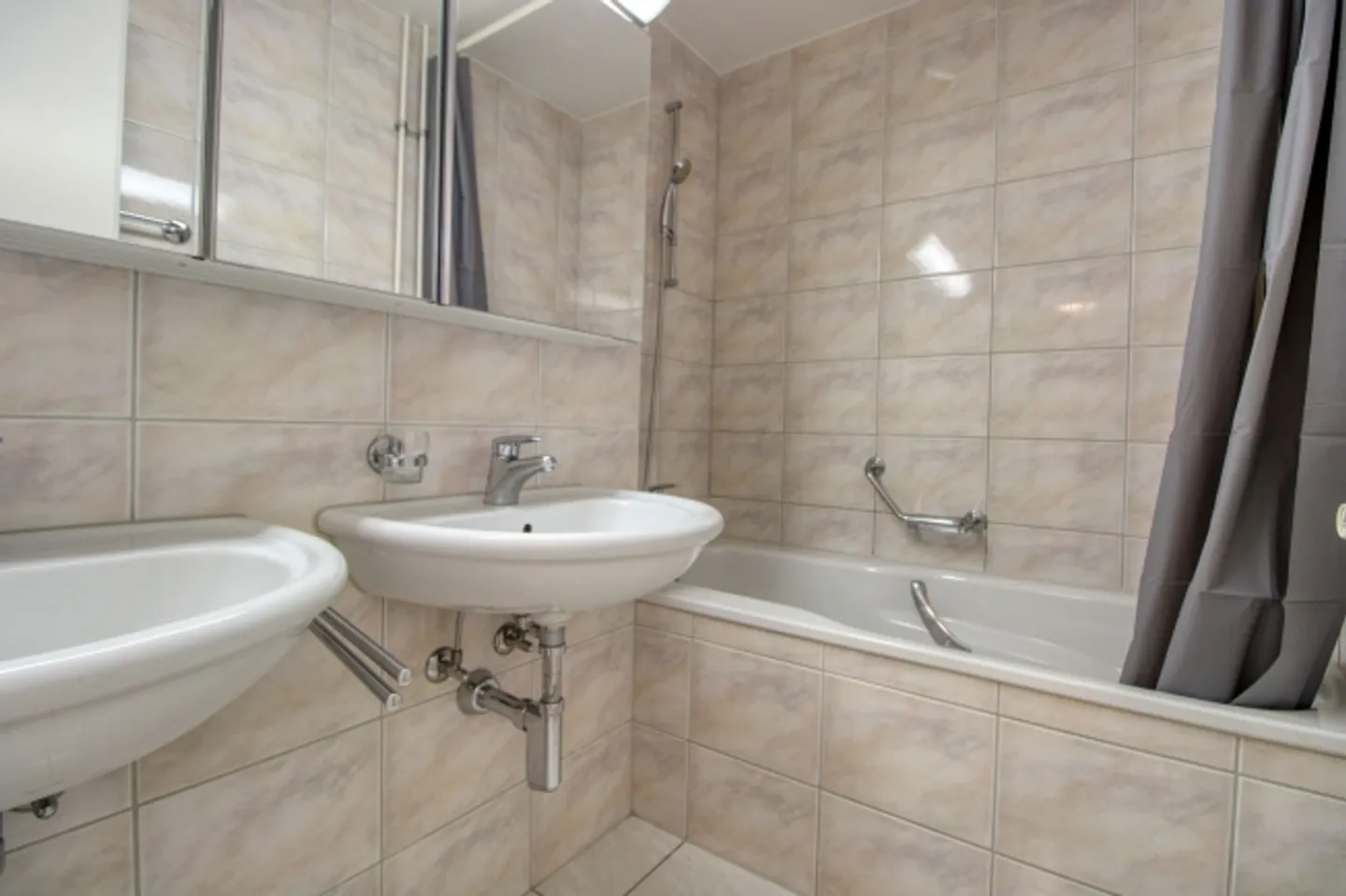 Your Stylish Coliving Home Near Basel SBB - Photo 10 of 13