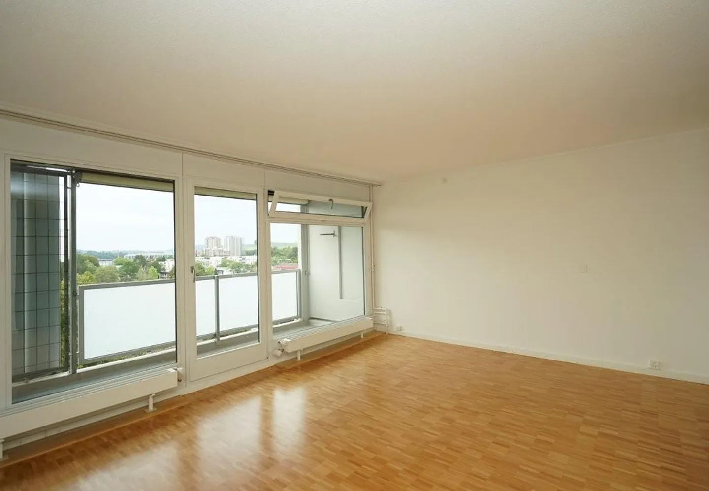 Geräumige 2.5-Zimmer-Wohnung - Foto 2 von 5