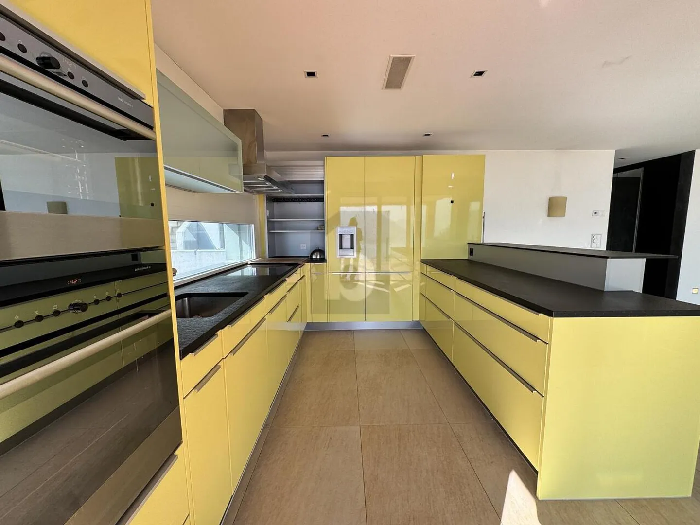 Luxuriöse Wohnung mit traumhafter Aussicht - Foto 3 von 6