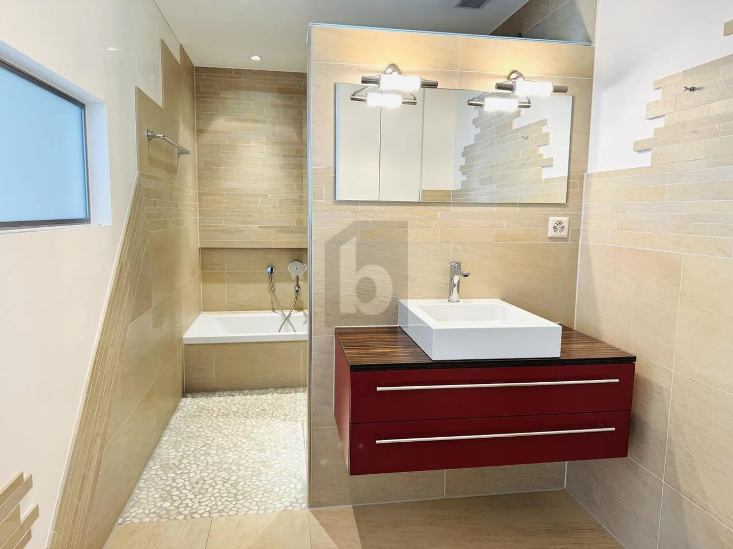 Luxuriöse Wohnung mit traumhafter Aussicht - Foto 4 von 6