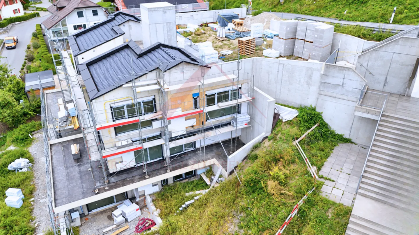 Living with a View - Modern 4.5-Room Villas in Plasselb - Photo 3 of 10