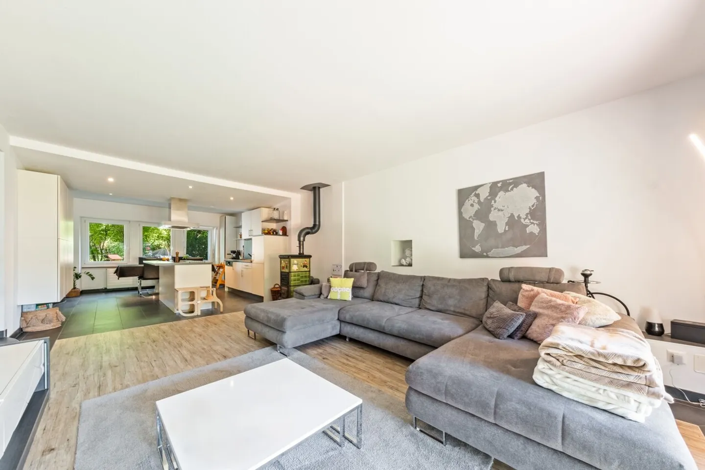 RENOVATED APARTMENT WITH GARDEN - QUIET - 3-4 PARKINGS - EXCLUSIVITY - Photo 5 of 13