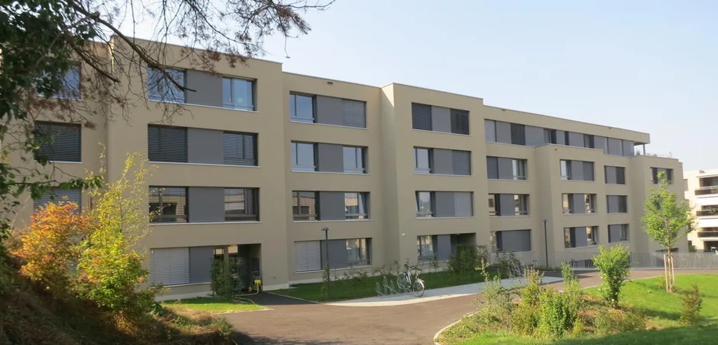 Sunny 3.5-room apartment in Oberwil - Photo 1 of 5