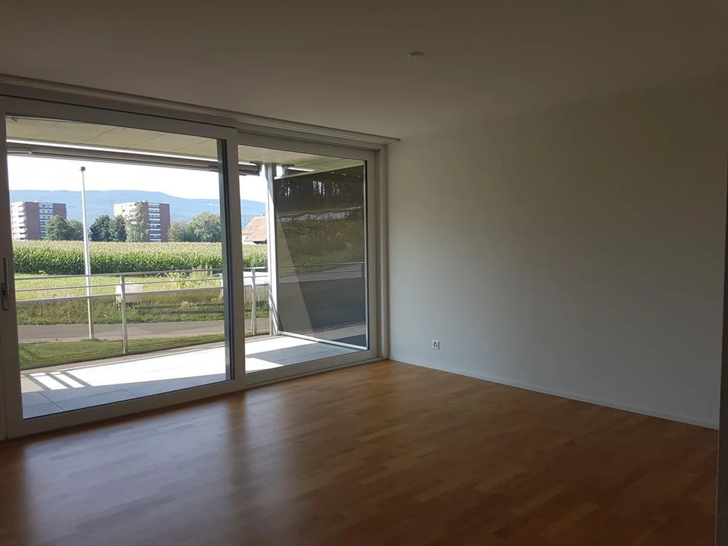Sunny 3.5-room apartment in Oberwil - Photo 4 of 5