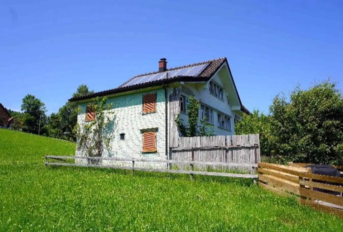 7.5 Room Single-Family House - Photo 2 of 5