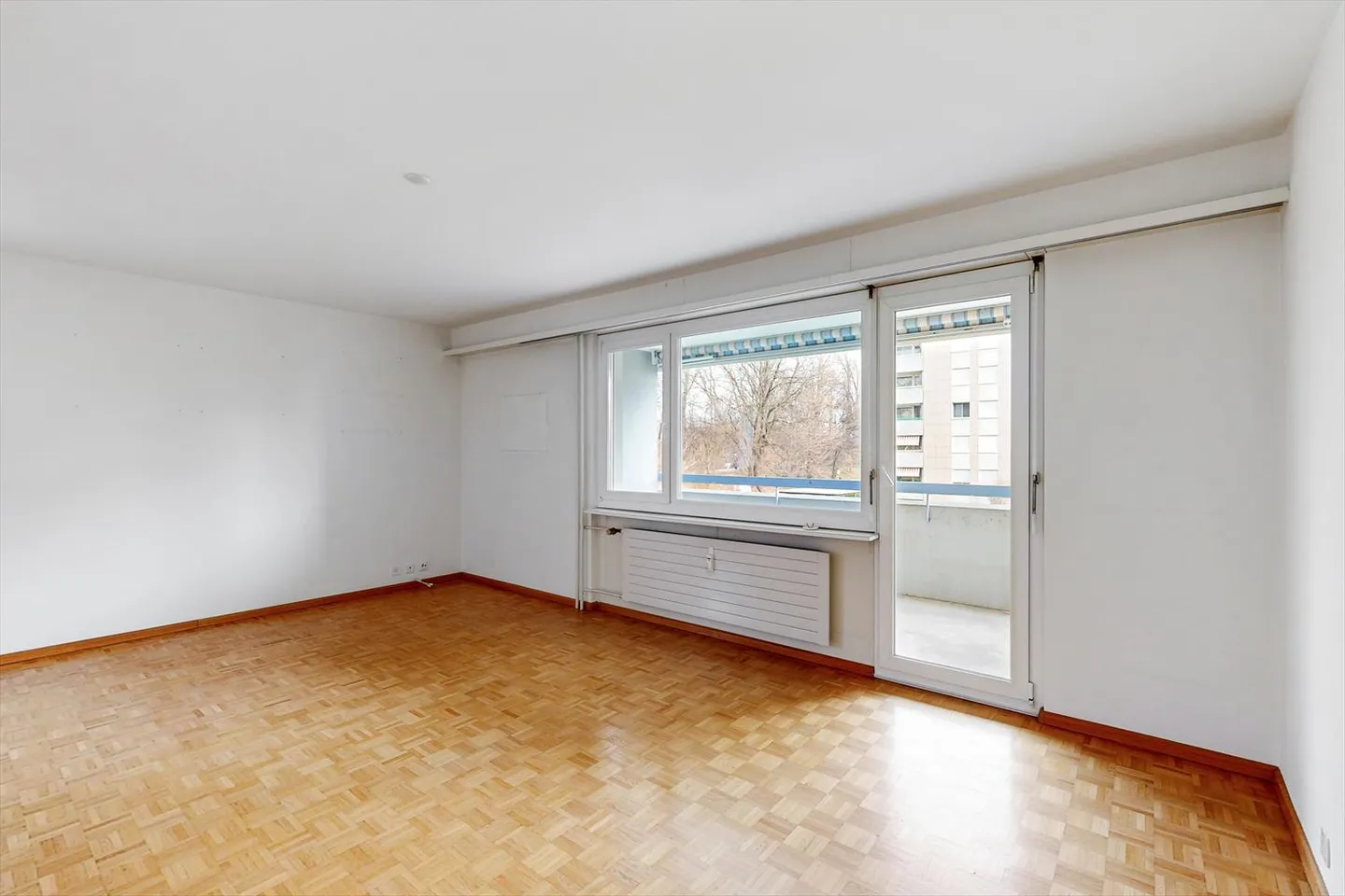 «++Sanierte Wohnung in ruhiger Grünlage mit grossem Balkon» - Foto 2 von 7