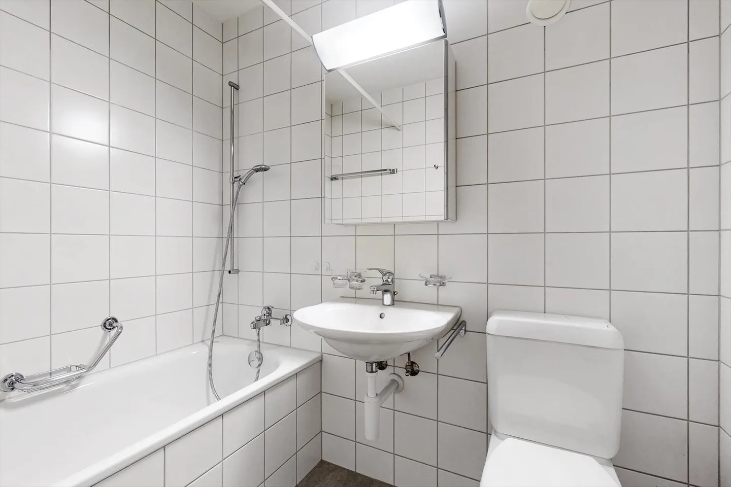 «++Sanierte Wohnung in ruhiger Grünlage mit grossem Balkon» - Foto 6 von 7