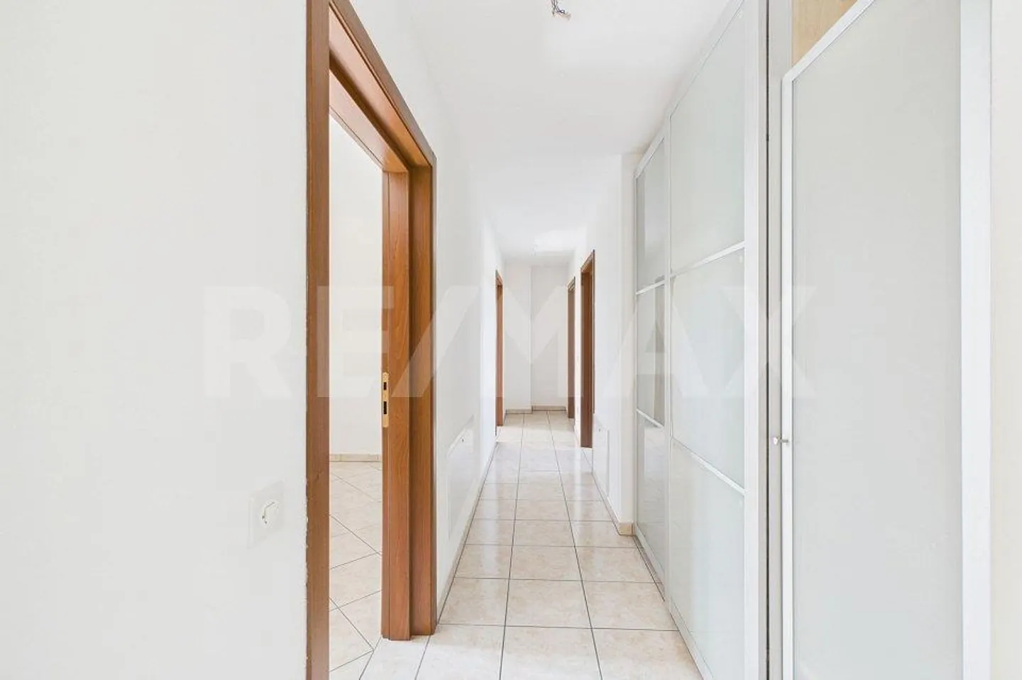 Appartement de 4 ½ pièces rénové à Genestrerio - Photo 7 sur 13