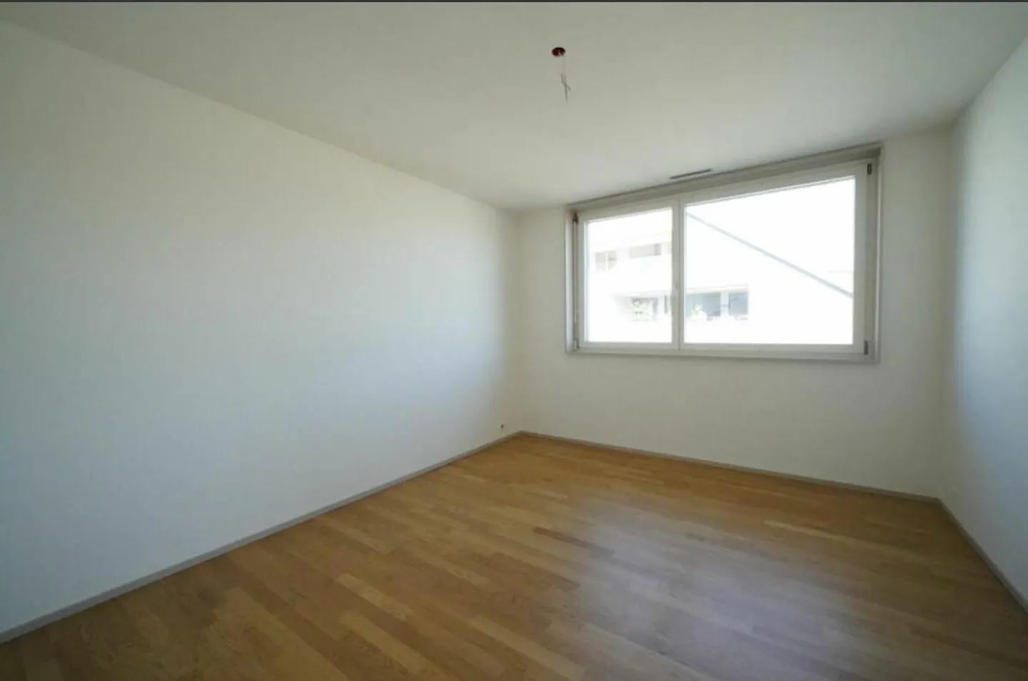 Family-friendly 3.5-room apartment with large balcony in Knonau - Photo 10 of 11