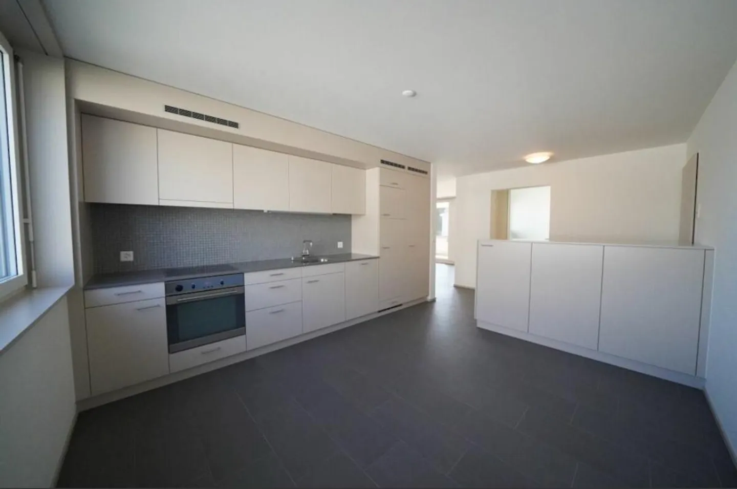 Family-friendly 3.5-room apartment with large balcony in Knonau - Photo 7 of 11