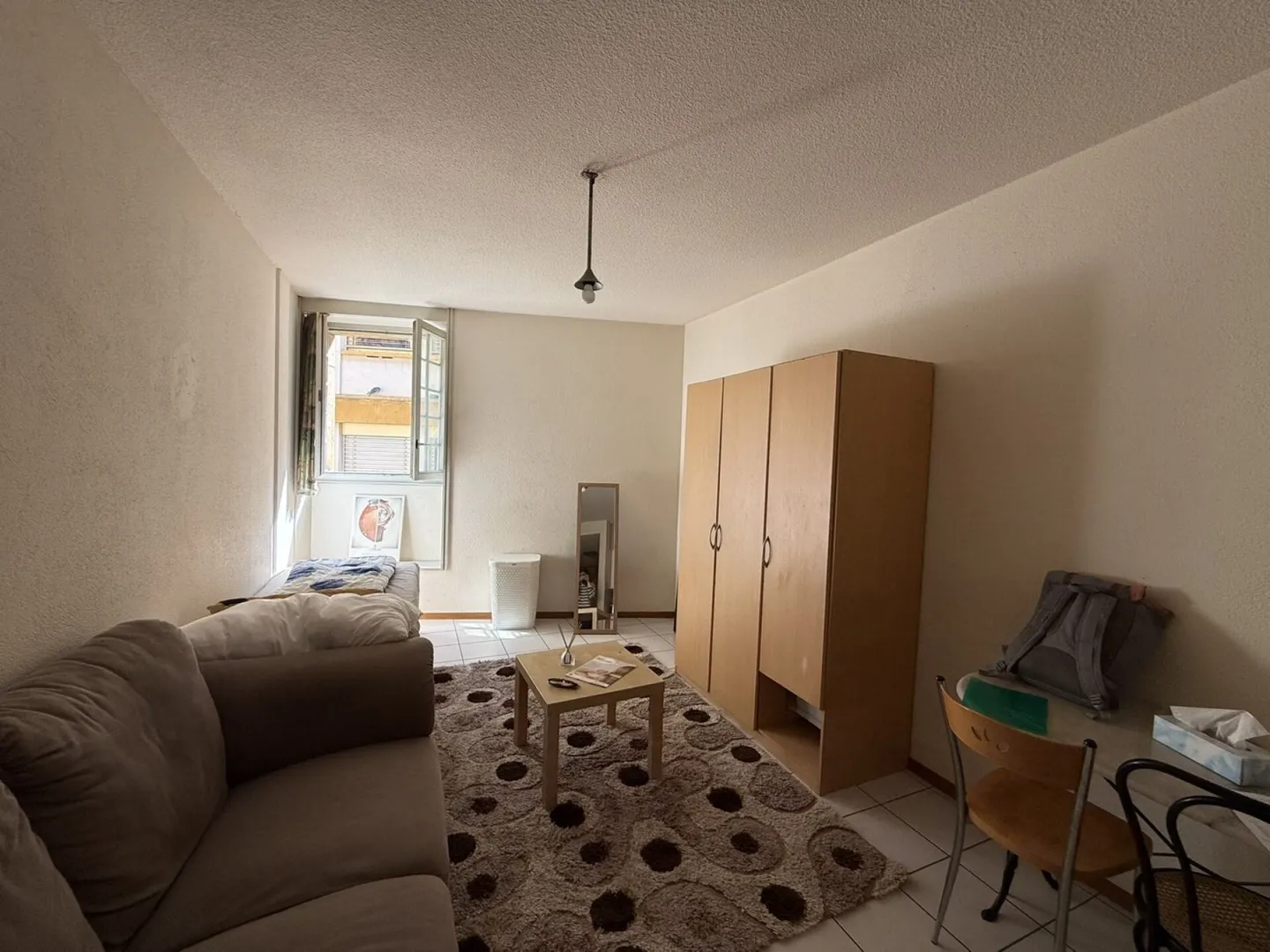 Furnished studio in downtown Neuchâtel (pedestrian zone) - Photo 2 of 4