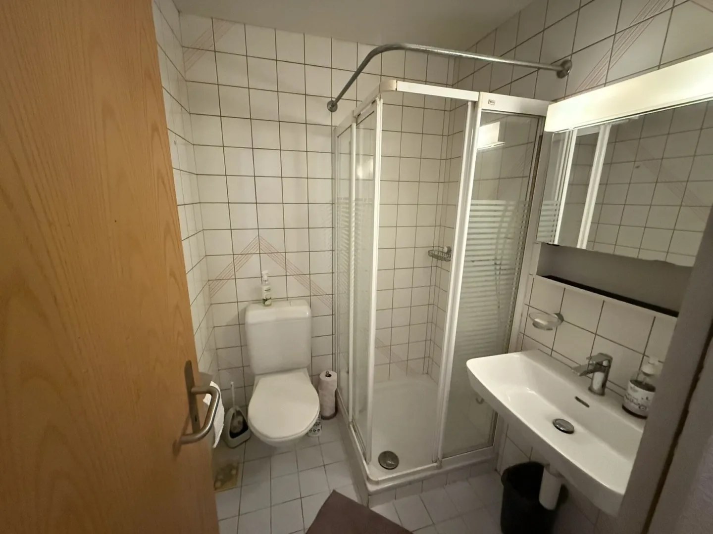 Furnished studio in downtown Neuchâtel (pedestrian zone) - Photo 3 of 4