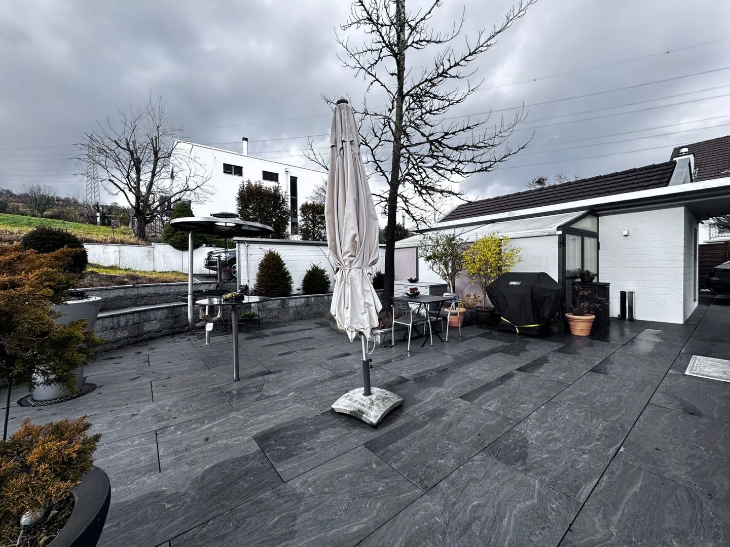 Casa unifamiliare di 5,5 stanze con 3 bagni, garage e giardino - Foto 1 di 22