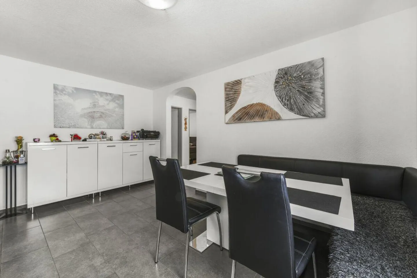 Vivre avec un sentiment de bien-être : appartement de 4,5 pièces dans un emplacement idéal - Photo 6 sur 18