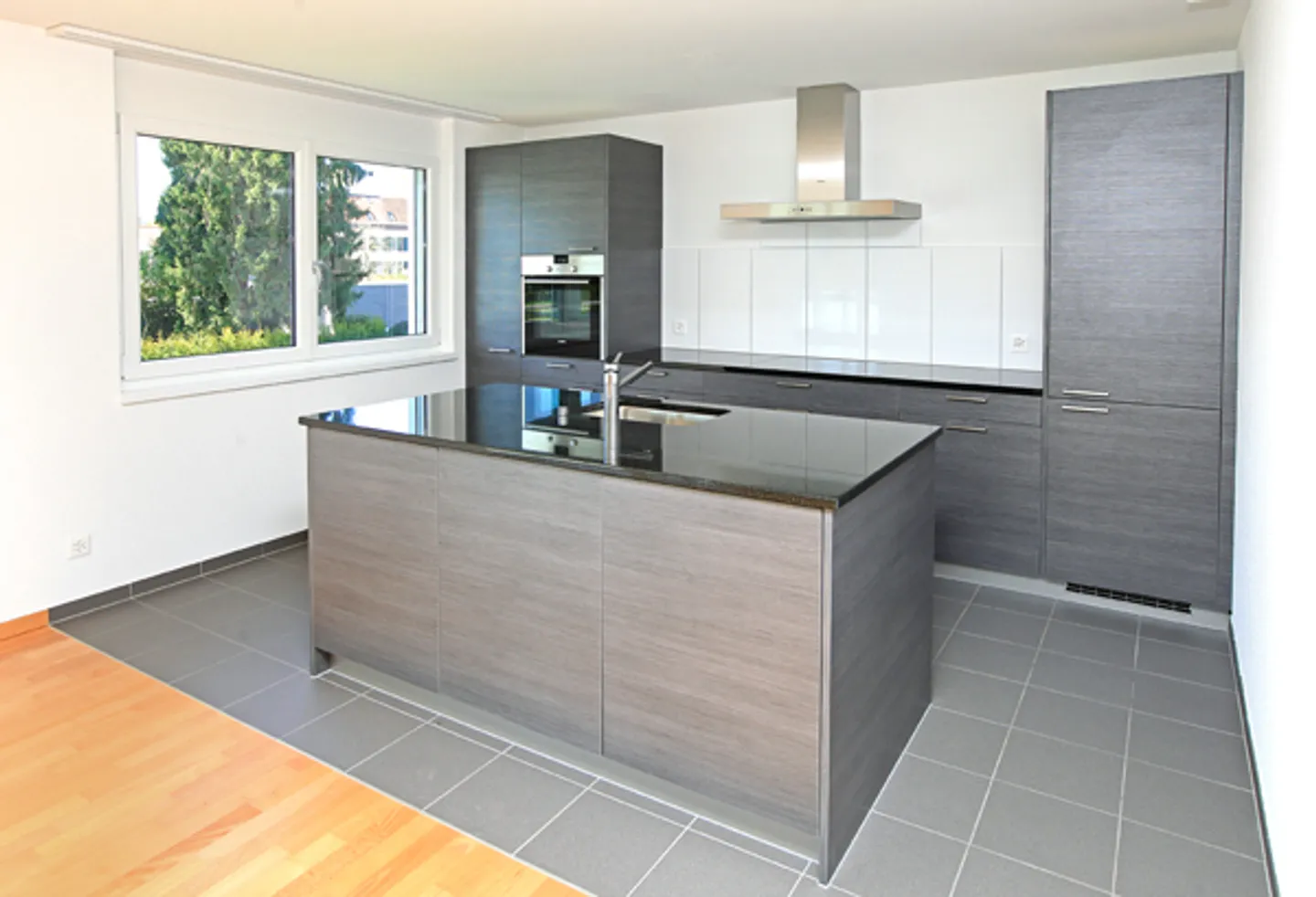 Dream apartment seeks new residents - Photo 5 of 8
