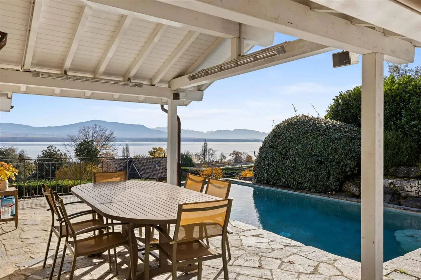 Individual villa with panoramic view of the lake and the Alps - Photo 5 of 13