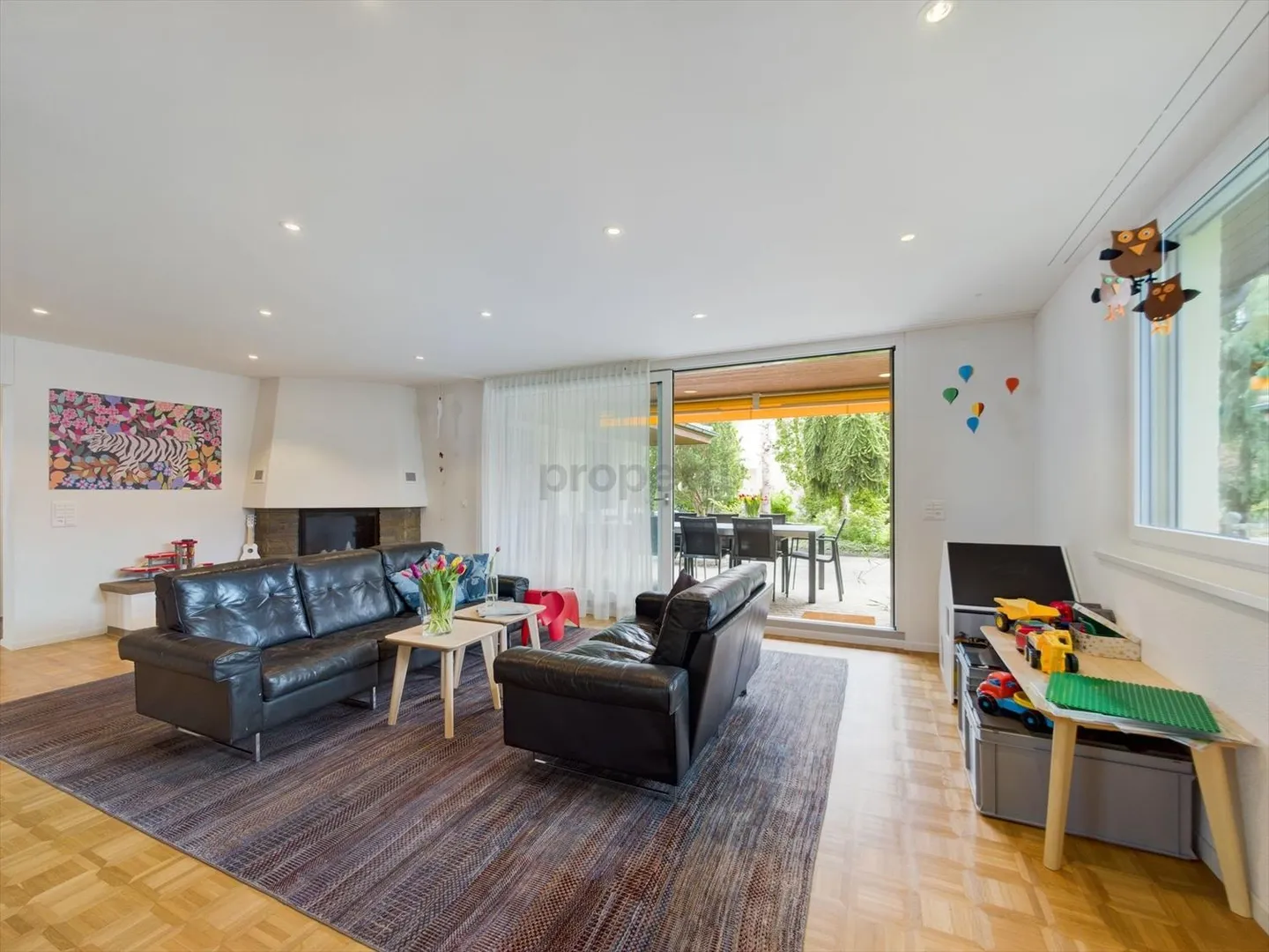 Ampia casa unifamiliare con giardino e camino in una posizione tranquilla - Perfetta per famiglie e coppie! - Foto 1 di 13