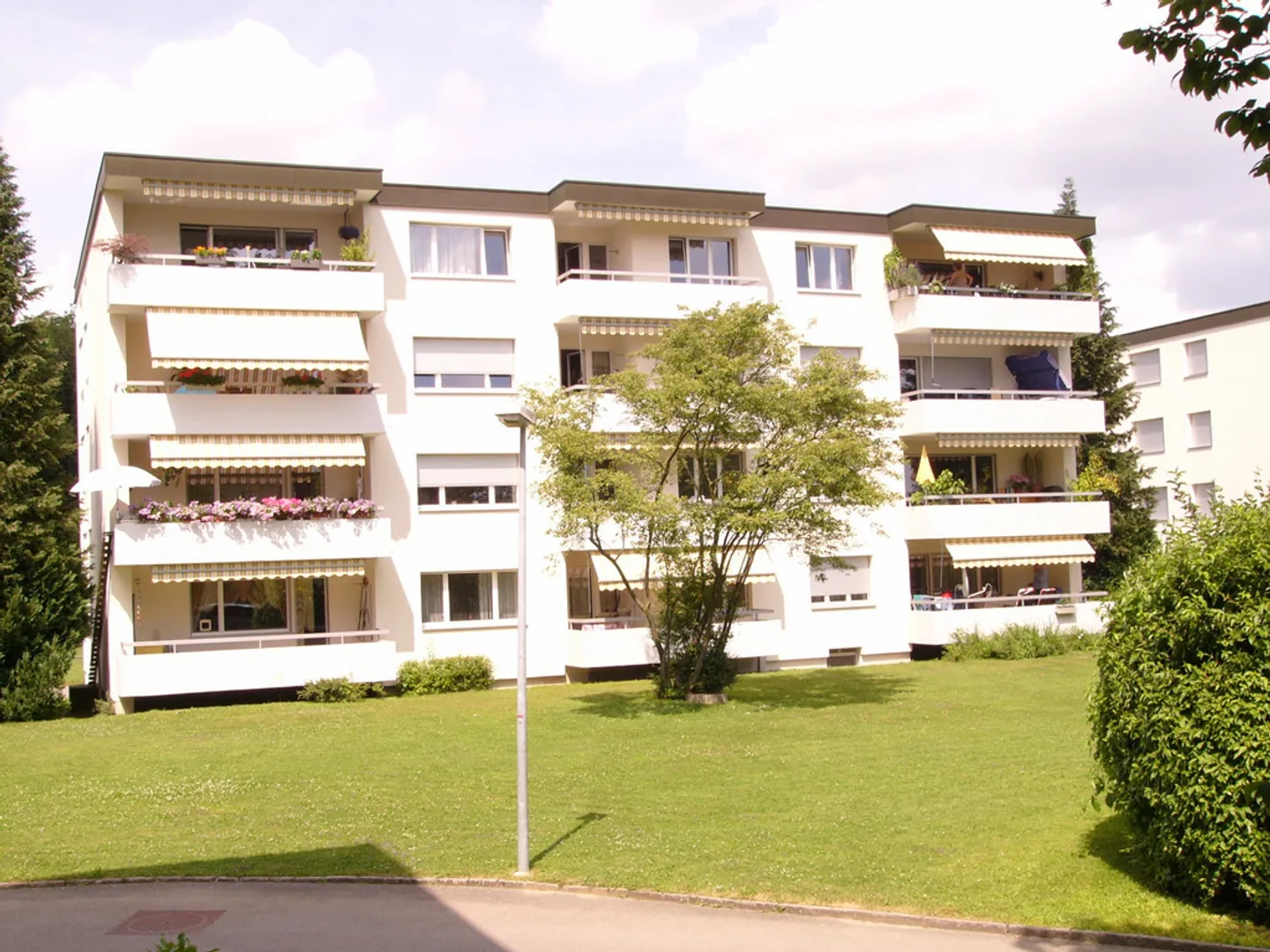 Apartment for rent - Photo 4 of 5