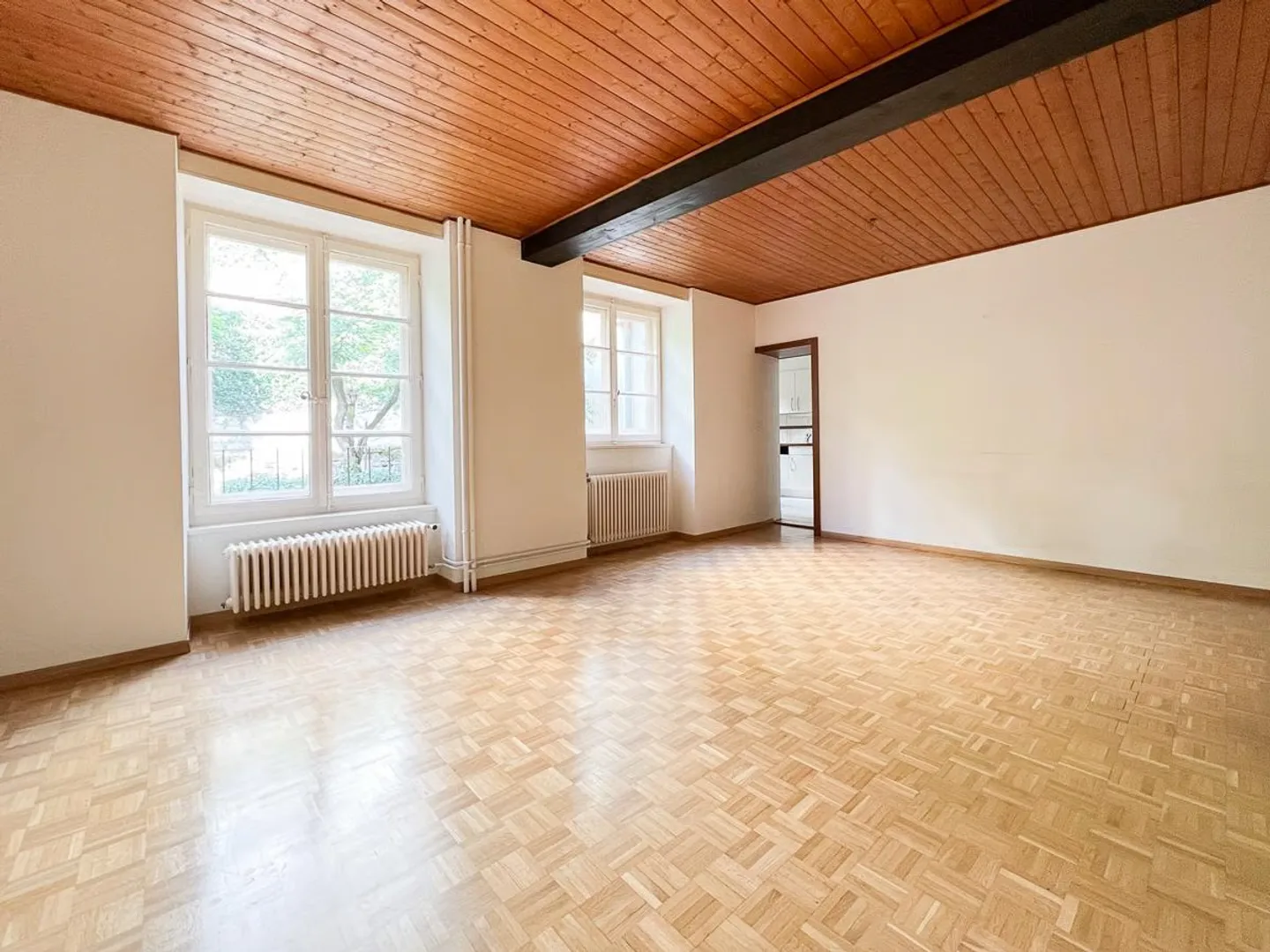 3.5-room apartment in the heart of the historic center of Neuchâtel - Photo 2 of 7