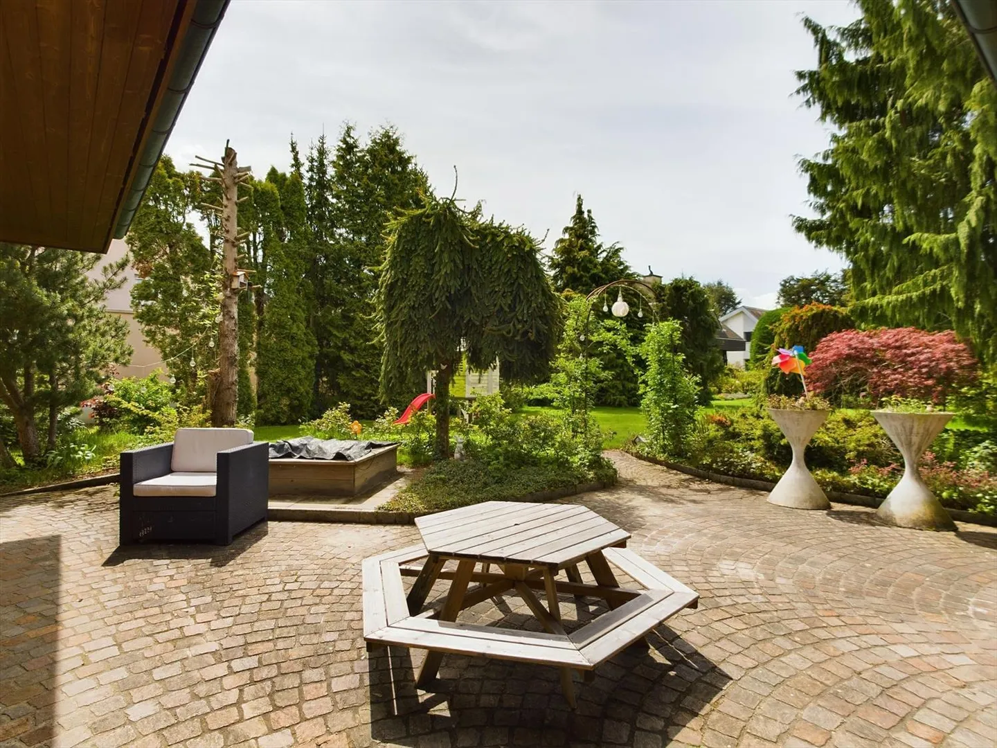 Ampia casa unifamiliare con giardino e camino in una posizione tranquilla - Perfetta per famiglie e coppie! - Foto 11 di 13