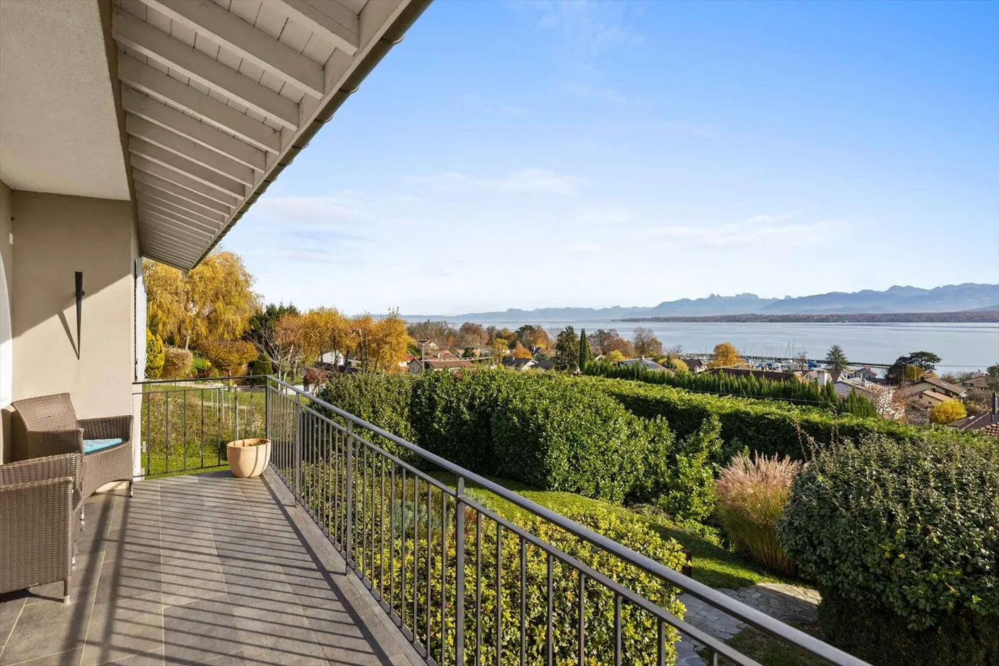 Individual villa with panoramic view of the lake and the Alps - Photo 13 of 13