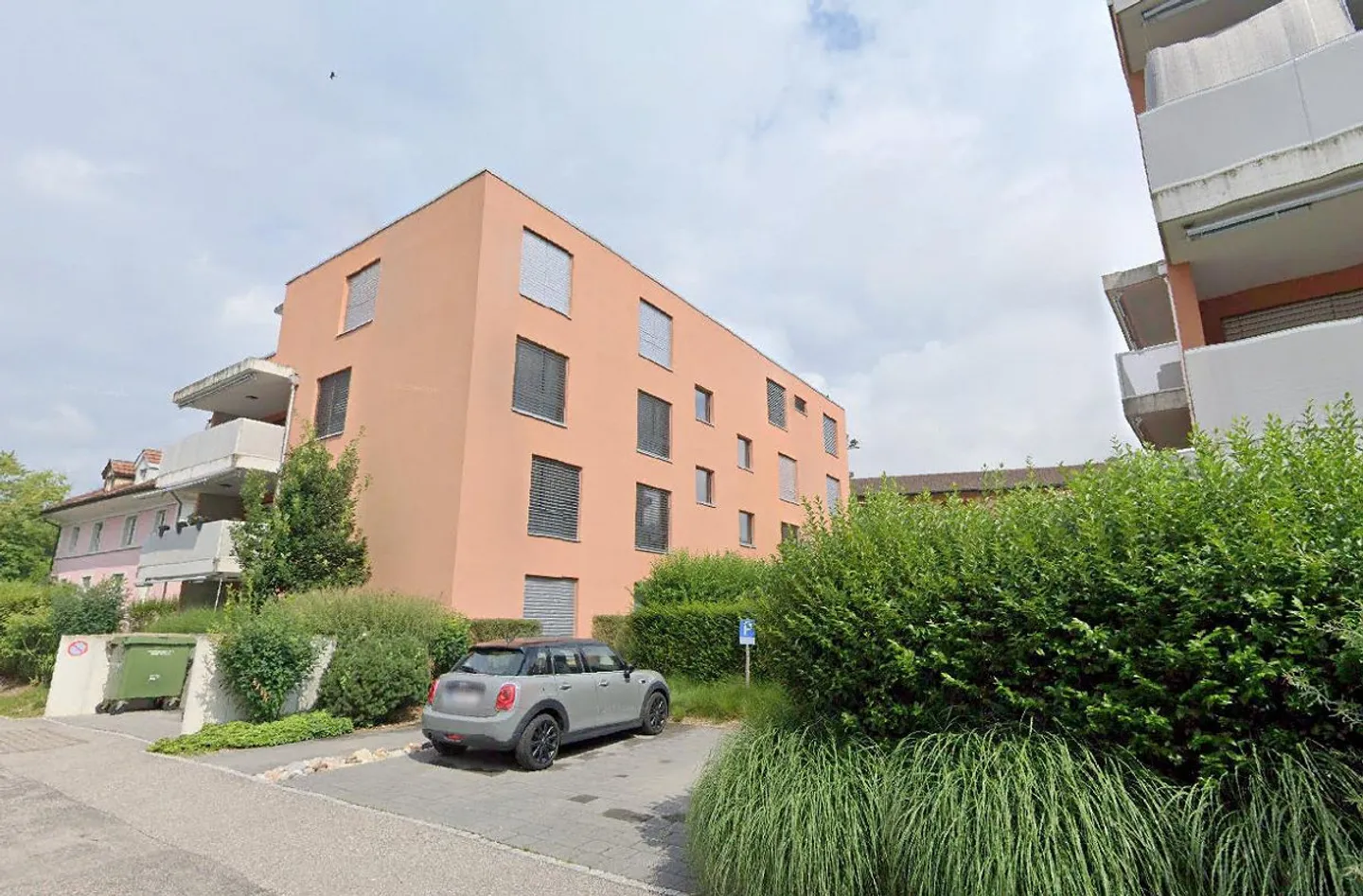 Appartamento moderno con balcone nel villaggio vicino a Solothurn - Foto 1 di 11