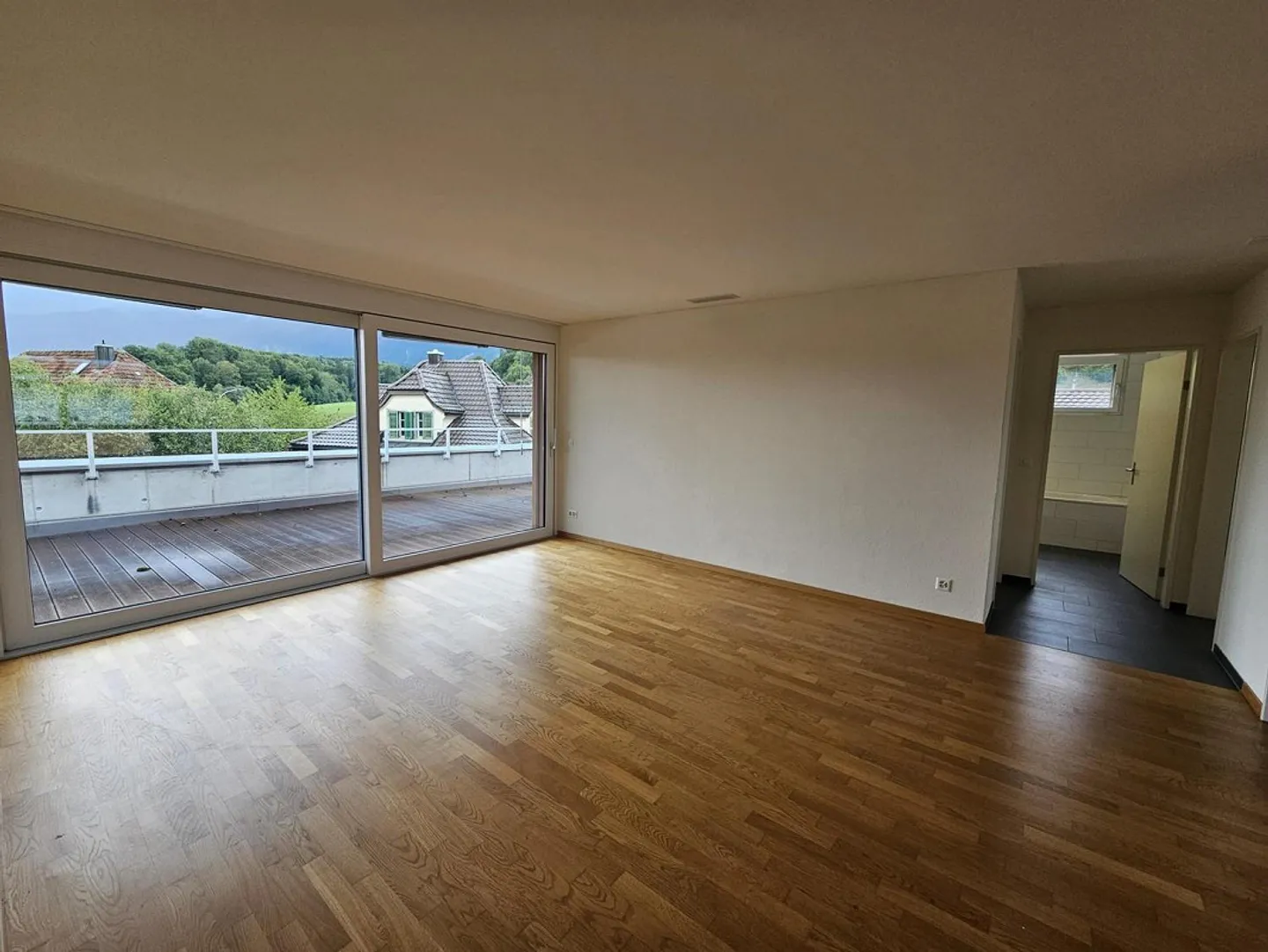 Appartamento moderno con balcone nel villaggio vicino a Solothurn - Foto 8 di 11
