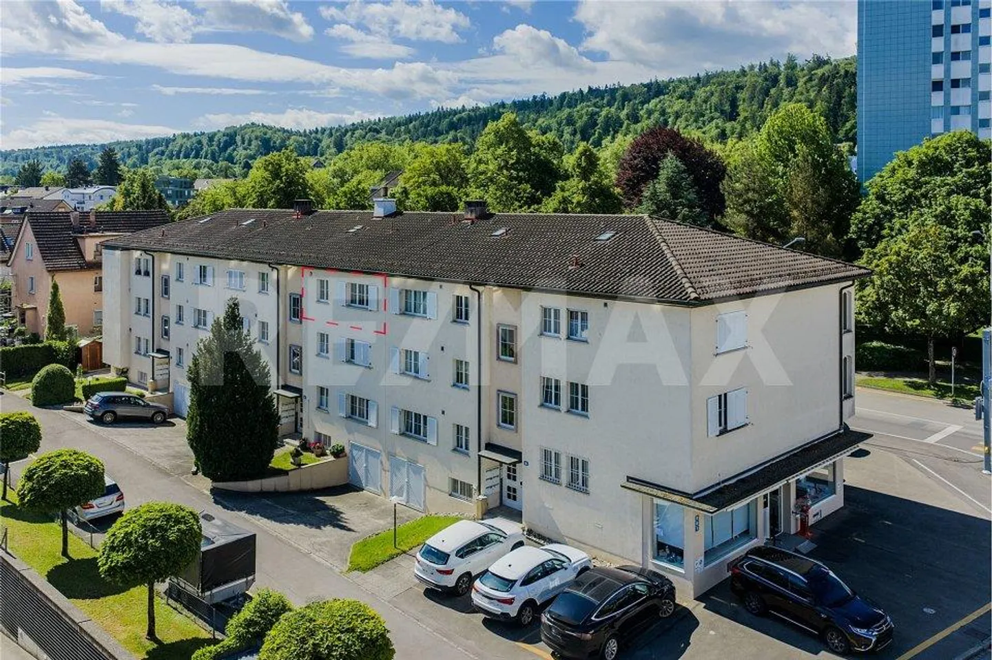 IN A QUIET LOCATION: 3-ROOM APARTMENT WITH SUNNY BALCONY - Photo 2 of 12