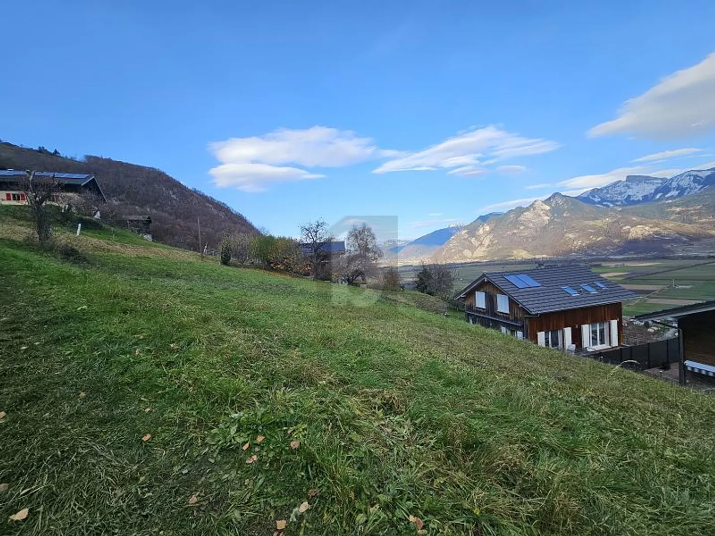 SEHR SONNIG MIT BLICK AUF DIE BERGE - Foto 3 von 6