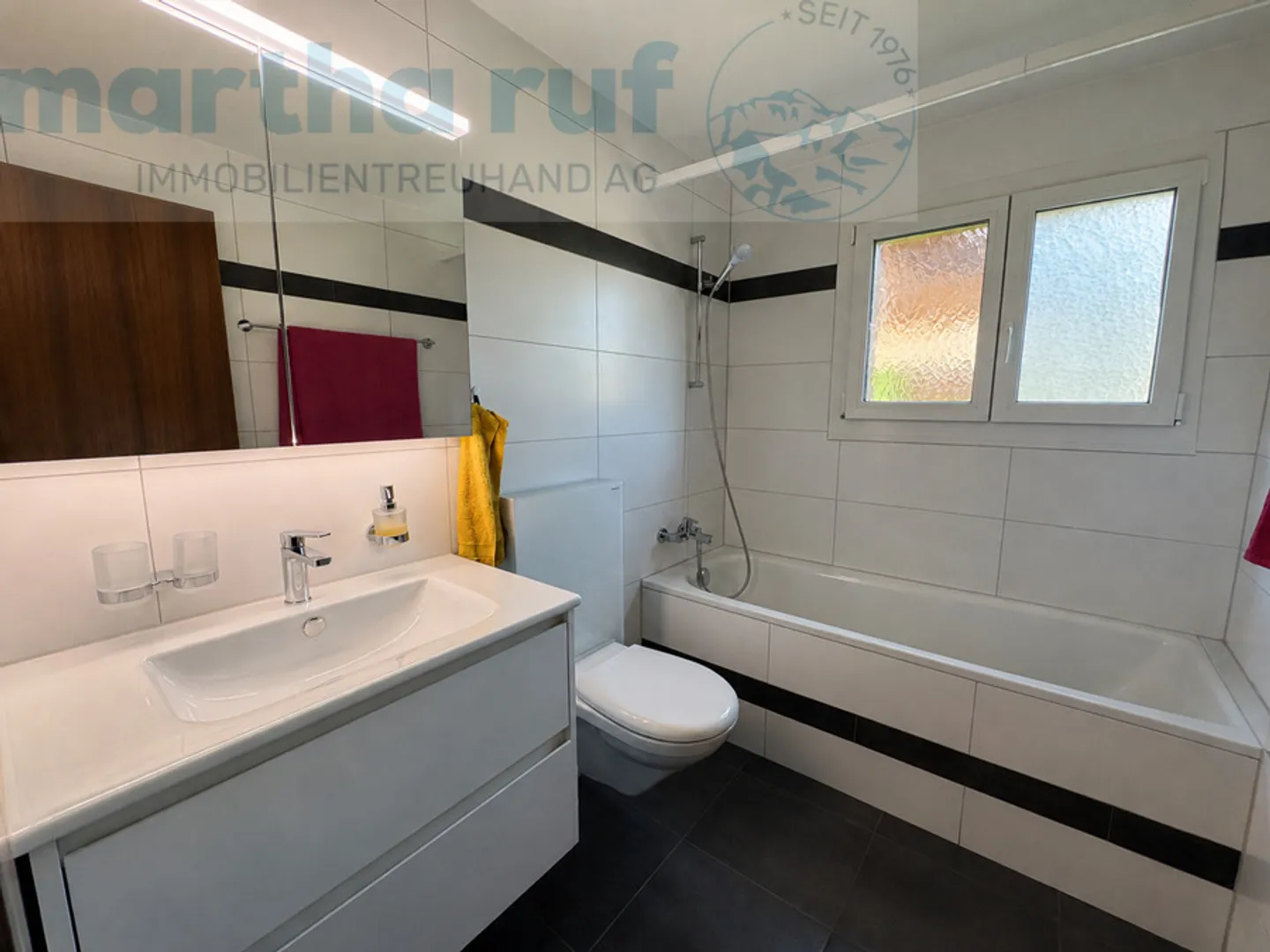 Quiet and modern 2.5-room apartment on the upper floor with views of the Jungfrau - Photo 6 of 11