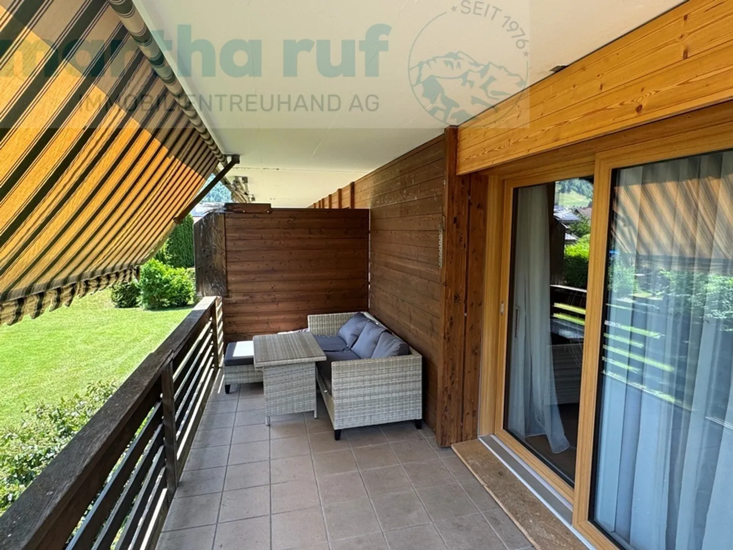 Quiet and modern 2.5-room apartment on the upper floor with views of the Jungfrau - Photo 8 of 11