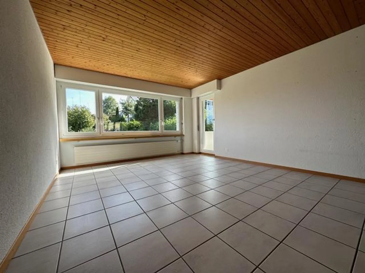 Appartement lumineux et spacieux de 4,5 pièces dans le meilleur emplacement - Photo 1 sur 15