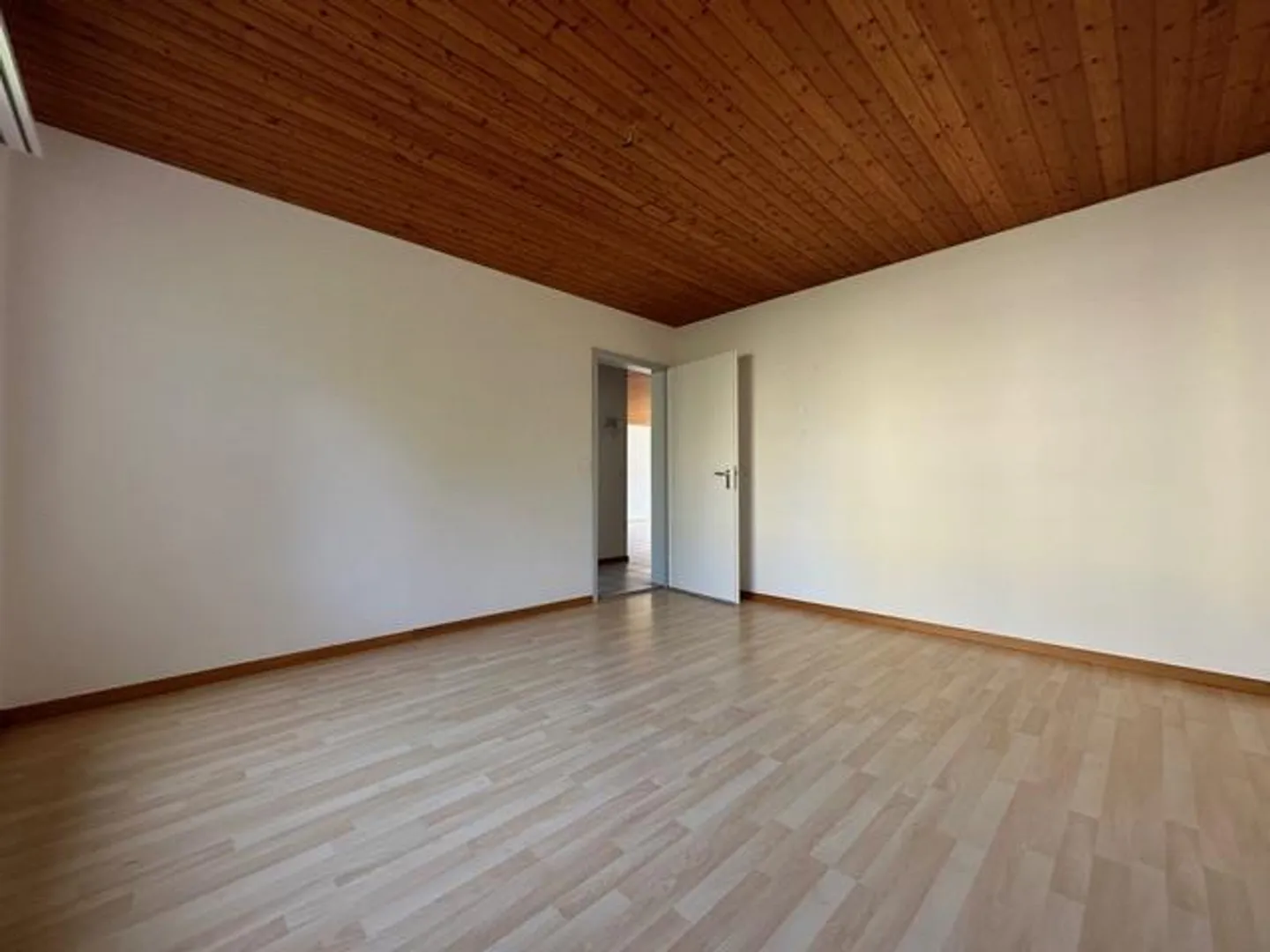 Appartement lumineux et spacieux de 4,5 pièces dans le meilleur emplacement - Photo 9 sur 15